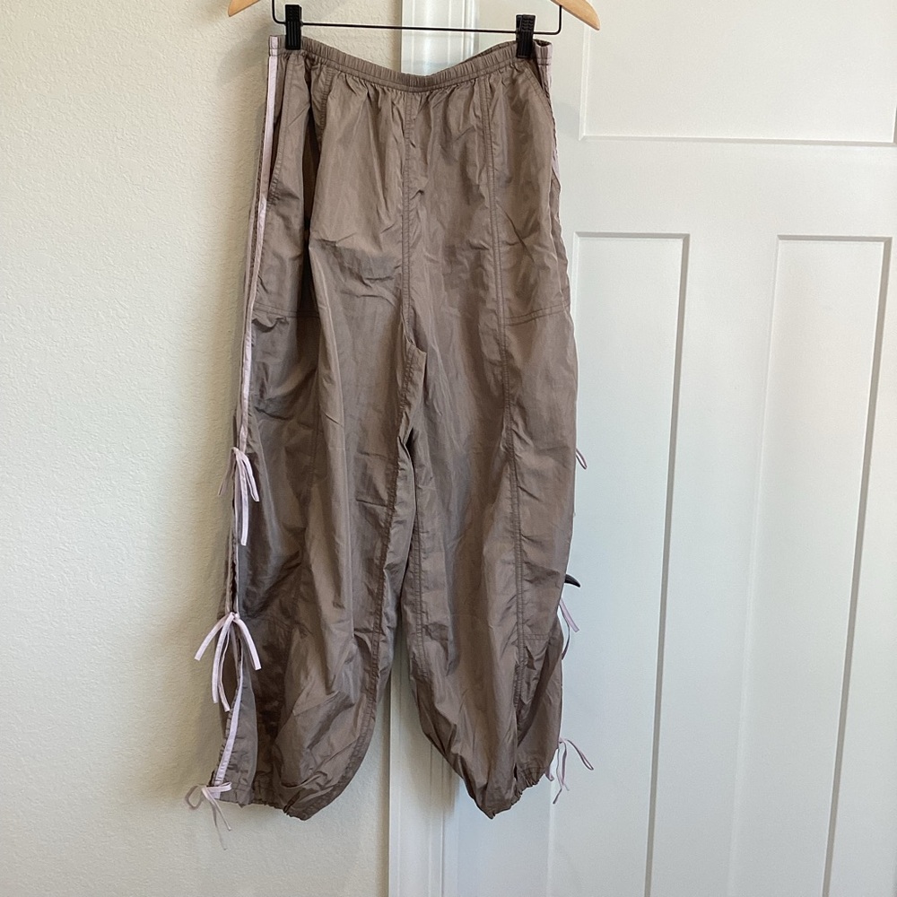 Anthropologie Daily Practice Side-Tie Elastic Waist Athletic Windbreaker Pants - Picture 4 of 14